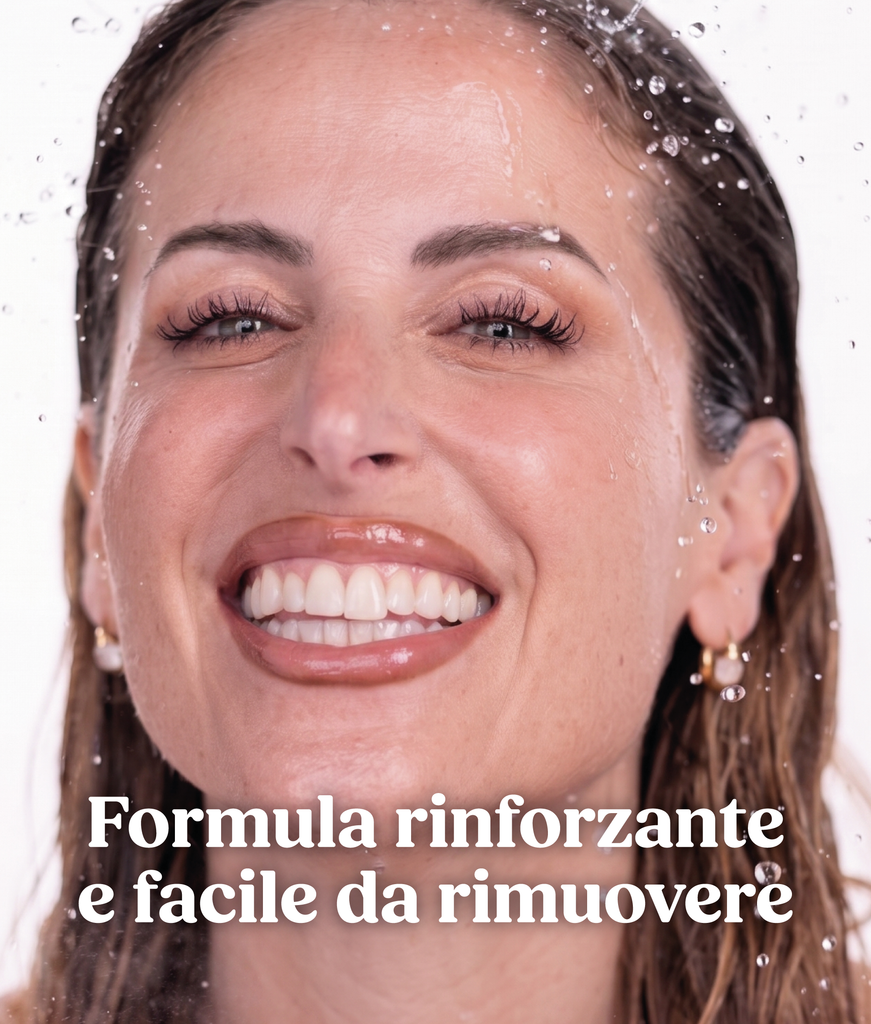 clio con viso bagnato dall'acqua spiega formula waterproof 360flip